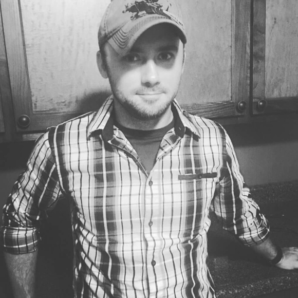 Meet your Posher, Rob - Picture 2 of 2